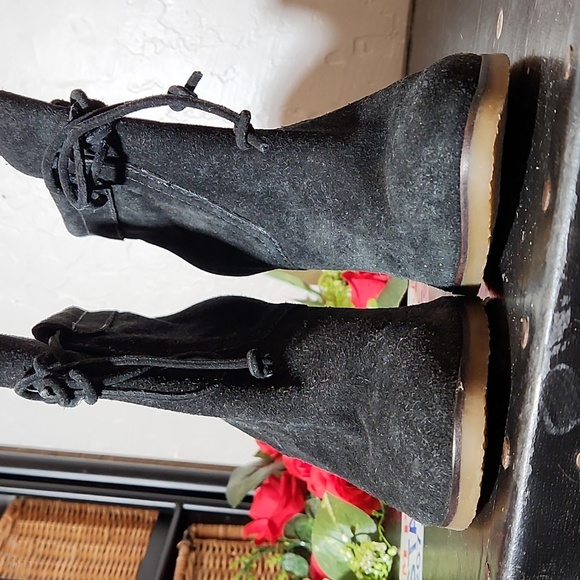 TILA MARCH PARIS Size 39 Black Suede Wedge Heel - Picture 8 of 12